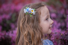 Load image into Gallery viewer, Floral clip - Buttercup Blossom